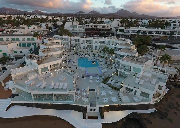 Lani's De Luxe - Adults Only 5*