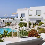 Lani's De Luxe - Adults Only