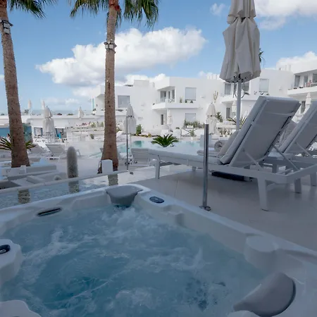 Lani's De Luxe - Adults Only Hotell