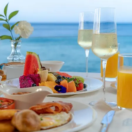 Lani's De Luxe - Adults Only 5*