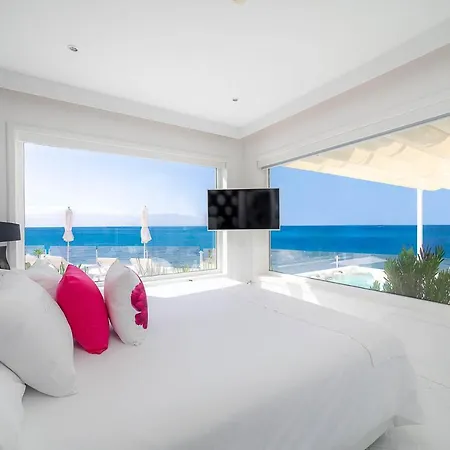 Lani's De Luxe - Adults Only Hotell