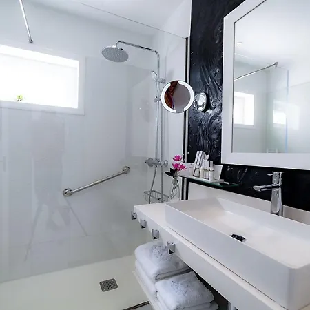 فندق Lani's De Luxe - Adults Only بويرتو ذيل كارمين