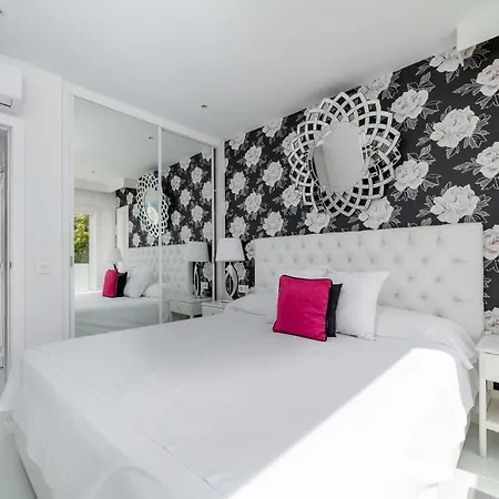Lani's De Luxe - Adults Only Hotell 5*