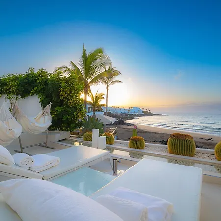 Lani's De Luxe - Adults Only Hotell