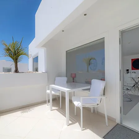 فندق Lani's De Luxe - Adults Only