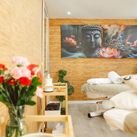 Lani's De Luxe - Adults Only فندق بويرتو ذيل كارمين