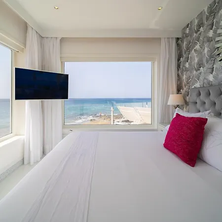 מלון Lani's De Luxe - Adults Only 5*