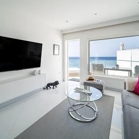 Lani's De Luxe - Adults Only 5*