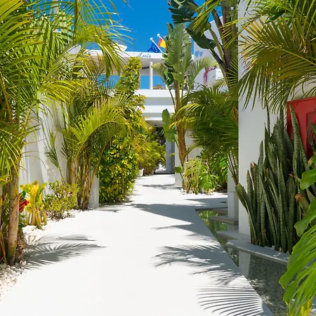 Lani's De Luxe - Adults Only 5*