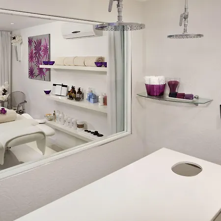 Hotel Lani's De Luxe - Adults Only