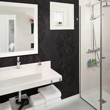 Lani's De Luxe - Adults Only فندق بويرتو ذيل كارمين