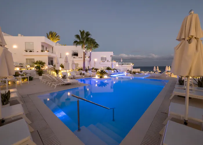 Lani's De Luxe - Adults Only Hotell