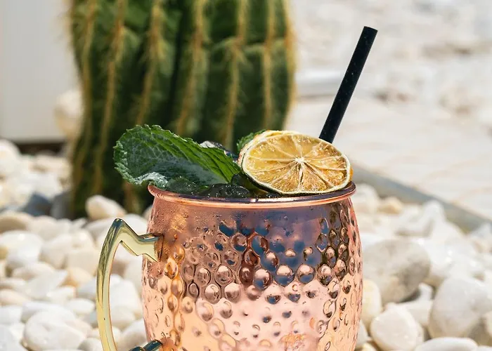 Lani's De Luxe - Adults Only Hotell