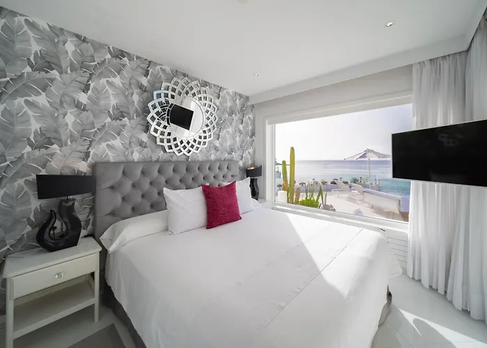 Lani's De Luxe - Adults Only Hotell