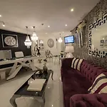 Lani's De Luxe - Adults Only 5*