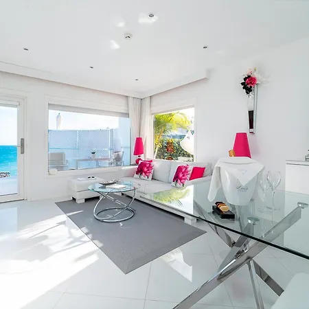 Lani's De Luxe - Adults Only 5*